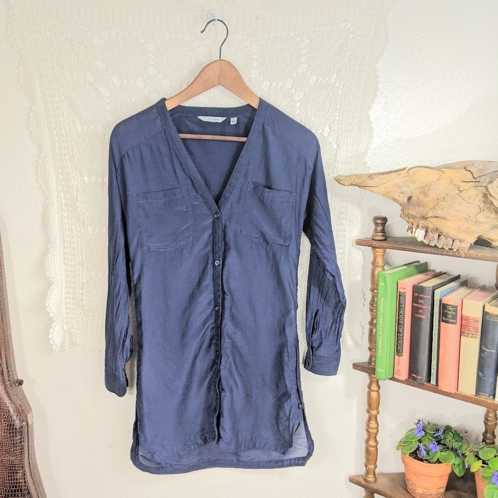 Athleta Shirt Womens XS Blue Long Button Up Poplin Navy Tunic Oversized